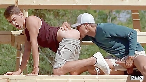 Naughty Twinks Have Raw Sex Outdoors