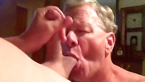 Stewort Sucks Off A Visiting Businessman From Alabama