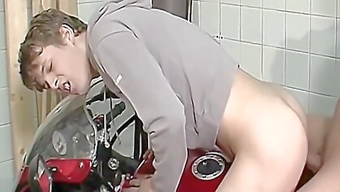 Mechanic Gives Free Service To Yummy Twink Motorcycle Rider